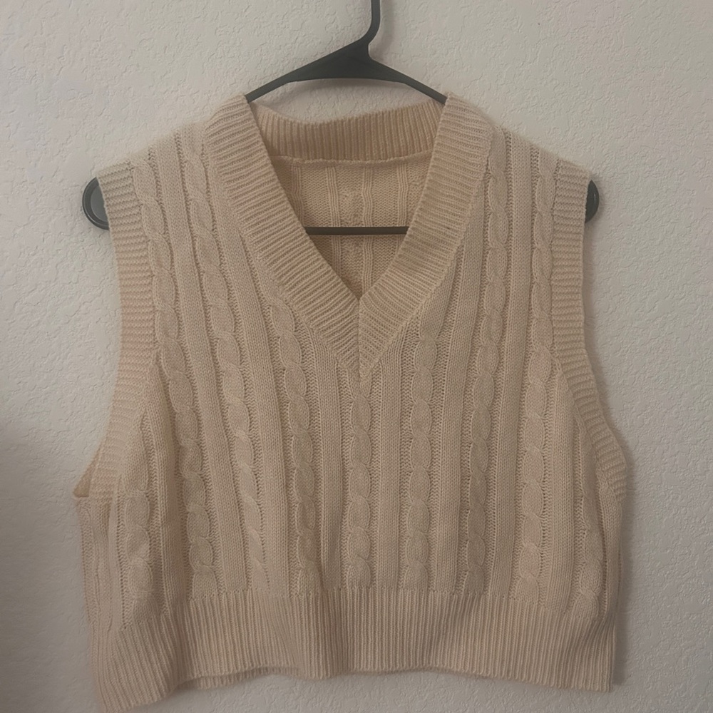 Cable Knit Sleeveless Sweater Vest - Cream One Size